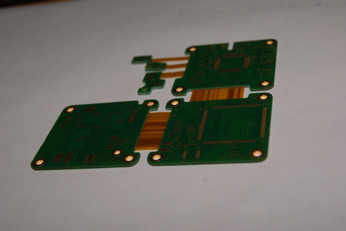 Dört katmanlı sert esnek basılı devreler SMD BGA DIP bileşenleri 1-8 Esneklik