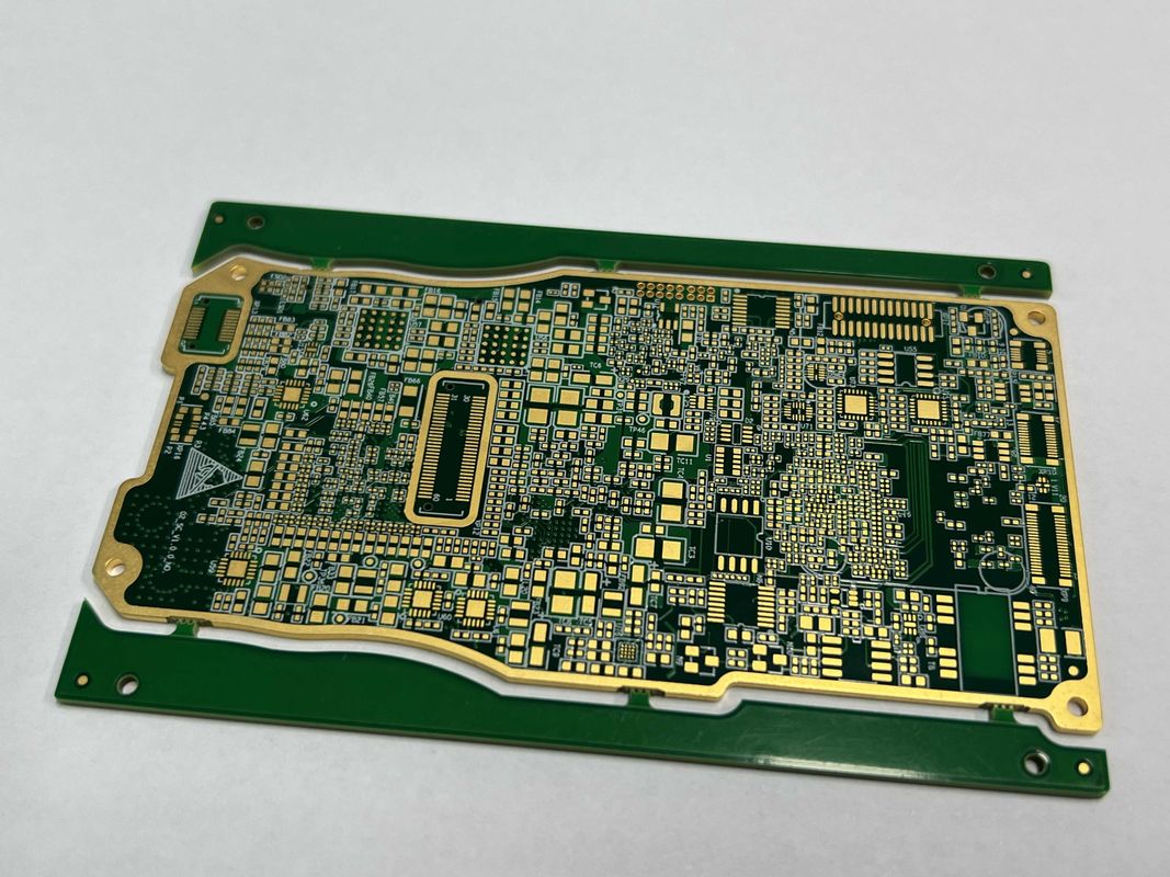 Yüksek yoğunluklu bağlantı cihazı 0.15 mm kadar küçük bir minimum delik boyutu ile yüksek hızlı PCB kartı